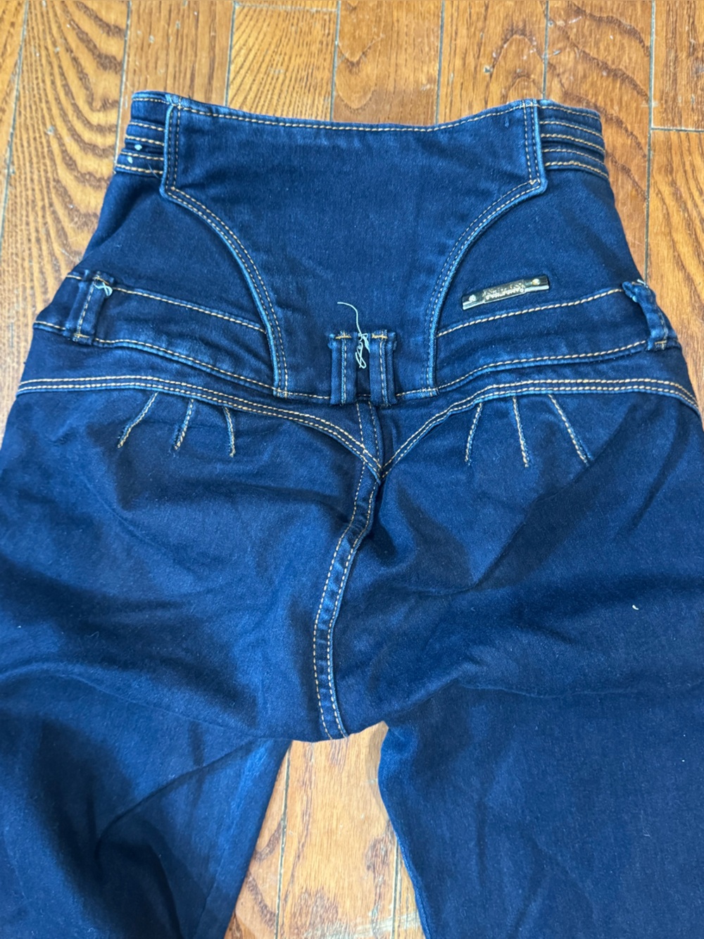 Dark Blue Women's Stretch Skinny Jeans with Embroidered Pockets - Picture 5 of 9